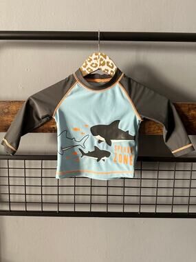 Simple Joys by Carter's Boys Shark Rashguard | Size 18MO